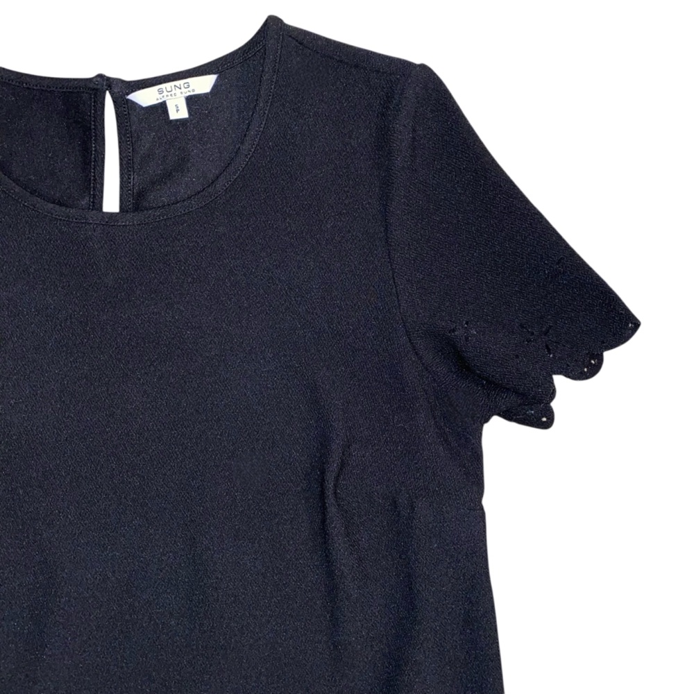 Alfred Sung Black Scalloped Edge Short Sleeve Top - Picture 3 of 8